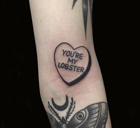 F•R•I•E•N•D•S ‘You’re My Lobster’ quote tattoo (Artist: Paula Hathaway @igotagoldchain ; email paula@bigfishtattoo.com) #friends #tvshow #tattoo #heart Friends The Show Tattoo, Friends Tv Show Matching Tattoos, Matching Friends Show Tattoos, F R I E N D S Tattoo, Friends Tatoos Tv Show, Friends Show Tattoo, Your My Lobster Tattoo, Tattoo Friends Serie, Lobster Matching Tattoos