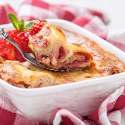 Crepe Casserole, Strawberry Crepes Recipe, Strawberry Crepe, Strawberry Crepes, Chicken Chunks, Best Casseroles, Crepe Recipes, Breakfast Muffins, Chicken Recipes Casserole