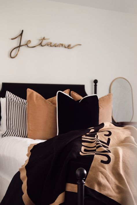 Black Bed With Tan Bedding, Bedding For Black Bed, Bedroom Decor With Black Headboard, Black Brown Cream Bedroom, Brown Black And Cream Bedroom, Black And Camel Bedroom, Brown Black And White Bedroom, Black Bedding Decor, Black Brown And White Bedroom