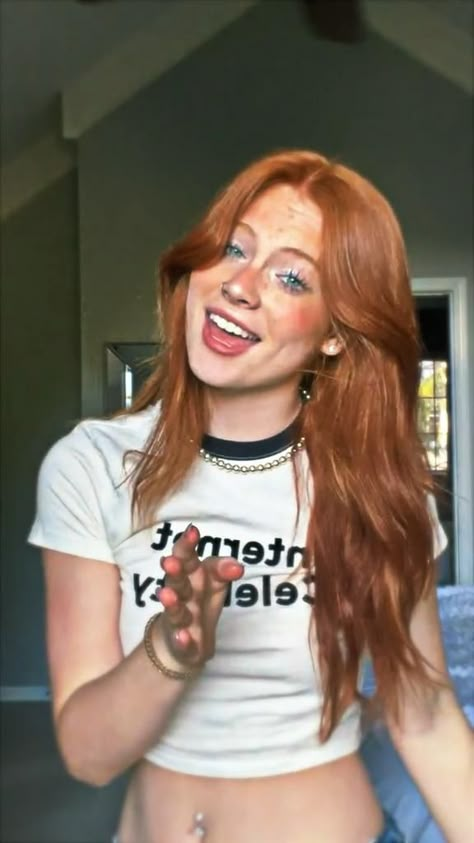 Chicas Aesthetic Videos, Harley Haisley, Chica Aesthetic, Video Ultralight, Videos Ultralight, Ultralight Videos, Free Ultralight, Hair Inspiration Short, Ginger Girls