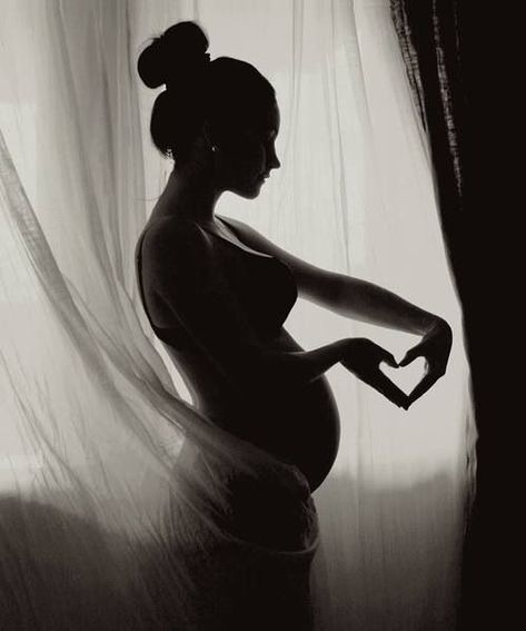 Classy silhouette pregnancy photography. Cute ideas for maternity photos in black and white. Love her hair style, body and the heart over her belly. Self-portrait by © Pernille Nygård by bessie Beautiful Pregnancy Photos, Maternity Silhouette, Baby Fotografie, Beautiful Pregnancy, Maternity Photoshoot Poses, Maternity Photography Poses, Foto Tips, Maternity Poses, Pregnant Woman