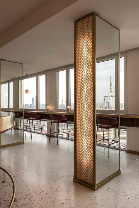 Terrazza Martini - Effebi Spa Column Wood Design, Restaurant Pillar Design, Bar Column Design, Restaurant Column Design, Modern Columns Interior, Columns Interior Design, Column Seating, Pillar Design Interior, Column Design Interior