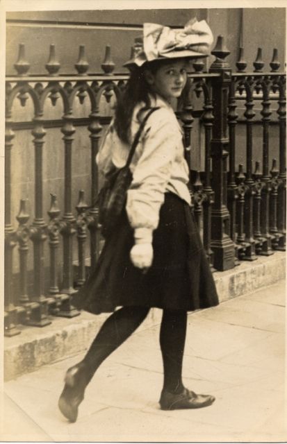 Cromwell Road, South Kensington, London (11 June 1907) South Kensington London, Bill Cunningham, Anime Inspiration, 1900s Fashion, Kensington London, South Kensington, Old London, Street Photographers, Edwardian Era