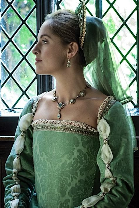 Richard Jenkins Photography, Margaret Tudor, 16th Century Fashion, Tudor Dress, Richard Jenkins, Tudor Fashion, Tudor Costumes, Tudor Era, Period Dress