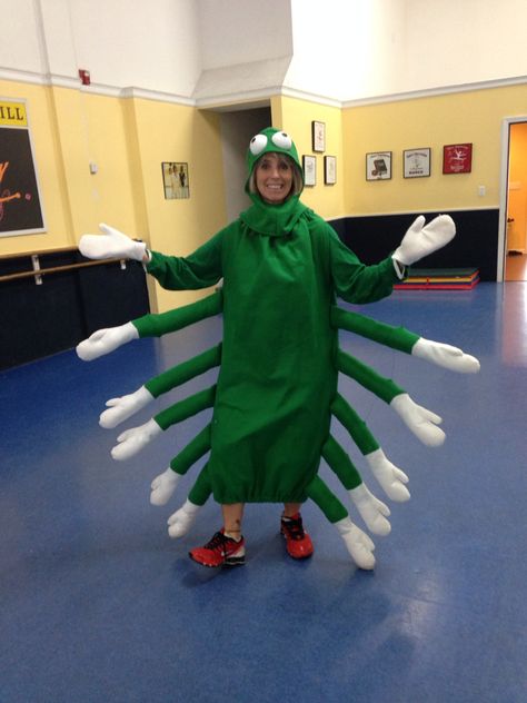 Caterpillar costume Maskenball Kids Ideas, Good Halloween Costumes, James And Giant Peach, Halloween Alice In Wonderland, Caterpillar Costume, Best Kids Costumes, Musical Theatre Costumes, Fancy Dress Competition, Alice Costume