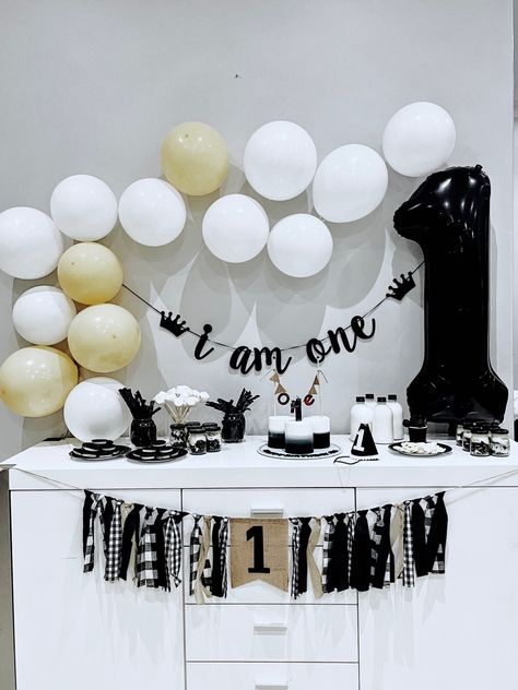 First Birthday Table Setup, Black And White First Birthday, Black And White 1st Birthday, Baby Boy First Birthday Party, Birthday Black And White, Baby Boy First Birthday, First Birthday Themes, Black And White Theme, Boy First Birthday