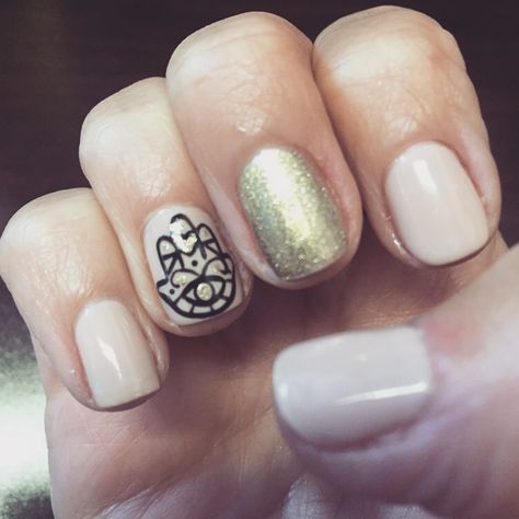 Hamsa Nail Art, Hamsa Nails, Boss Nails, Gold Accent Nail, Magic Nails, Accent Nail, Get Nails, Bridal Nails, Fabulous Nails