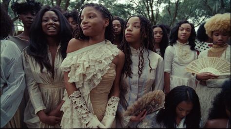 Beyoncé also invited Parkwood signees Chloe and Halle Bailey to appear in the album's visual component. Chloe Halle, Chloe And Halle, Beyonce Lemonade, Bohemian Culture, Timmy Turner, Chloe X Halle, Vintage Black Glamour, Black Femininity, Southern Belle