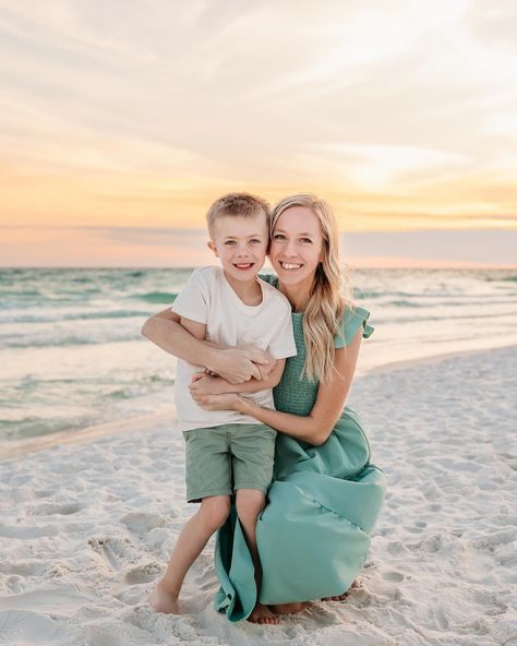 A few more favs from this gorgeous sunset session with @breannasochaphotography and her family! We laughed and played and had so much fun! I love getting a mix of carefree unposed shots and also the classic posed ones. I’m hopping into a social media free weekend with my family! Going to delete my apps and just enjoy the beautiful weather here in FL ☀️🌊. Hope you all do the same!! 🤍 ———————————————- #samclausonphoto #destinphotographer #fortwaltonbeachphotography #okaloosacountyphotographer ... Beach Mother Son Photos, Mother Son Photos, Daughter Photo Ideas, Beach Pictures Kids, Mother Daughter Photos, Dream Future, Sunset Session, Beach Sessions, Beach Pics