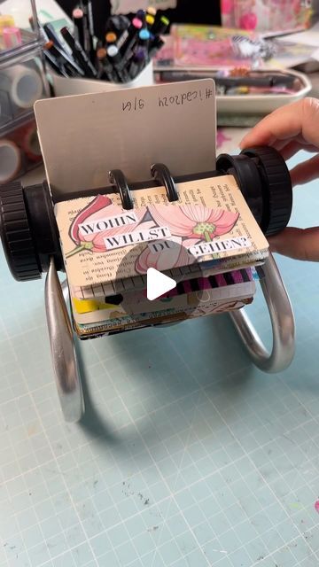 🆂🆄🆂🅰🅽🅽🅴 on Instagram: "📣 Sound on for some paper asmr 📣

I really managed to do 61 Rolodex cards for #icad2024! 🥳
It was the plan that I could reduce the amount of scraps that I keep in two (or maybe three 😬) baskets beside my desk. Somehow, that didn’t work very well 🤭. Apparently, I really have too many snippets.

The series was hosted by Tammy @indexcardaday .
.
.
.
.
.
.
.
#asmr #artjournal #artjournaling #junkjournal #junkjournalideas #rolodexart #rolodex #collage #collageart #mixedmedia #mixedmediaartjournal #junkjournaling #artjournaleveryday #icad #icad2024 #dyicad2024 #indexcardaday #indexcardart #foundwords" Rolodex Ideas, Rolodex Cards, Jun K, Birthday Calendar, My Desk, Index Cards, Mixed Media Art Journaling, The Plan, Very Well