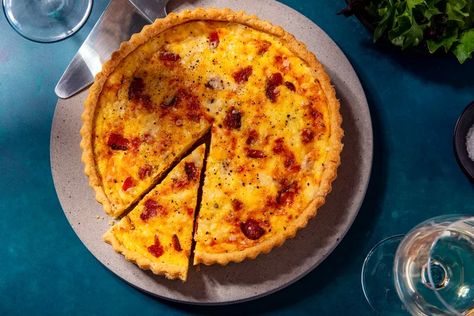 20 Popular French Recipes Julia Child Quiche, Quiche Lorraine Recipe, Tart Dough, Bacon Quiche, Savoury Recipes, French Cooking, Savory Pie, Crumbled Bacon, Light Lunch