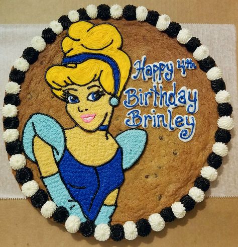 Cinderella cookie cake Princess Cookie Cake, Giant Cookie Wedding Cake, Girly Cookie Cake, Big Cookie Cake Birthdays, Decorated Big Cookie Cake, Giant Cookies, Cookie Cake Designs, Princess Cookies, Cakes And Cookies