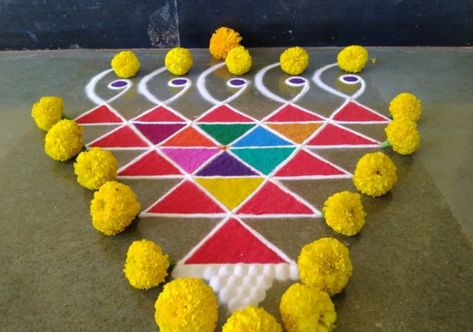 Rangoli Dasara Rangoli Designs, Dasara Rangoli, Indian Rangoli Designs, Flower Petal Art, Very Easy Rangoli Designs, Rangoli Designs Simple Diwali, Rangoli Side Designs, Rangoli Designs Latest, Simple Rangoli Designs Images