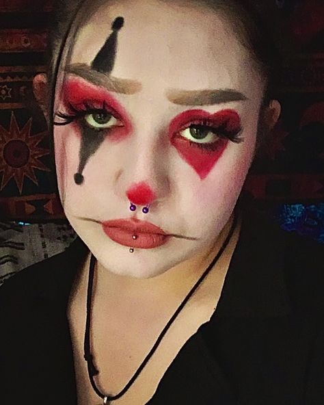 sad clown looking for love Red And Black Jester Makeup, Red Alternative Makeup, Clown Makeup Black And Red, Cute Scary Clown Makeup, Clown Scary Makeup, Punk Clown Makeup, Clown Makeup Red And Black, Black And Red Clown Makeup, Red And Black Clown Makeup