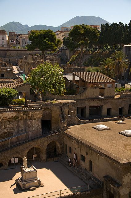 Herculaneum and Vesuvius, province of Naples, Campania. On my list when I make… Herculaneum Italy, Pompeii Volcano, Architecture Europe, Ancient Pompeii, Italy Naples, Le Vatican, Pompeii And Herculaneum, Rome Antique, Travel Italy