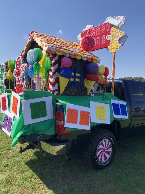 Candy land float Candy Land Themed Parade Float, Daycare Parade Float Ideas, Candy Land Christmas Parade Float, Candy Land Christmas Float Ideas, Candy Land Homecoming Float, Christmas Floats Parade Ideas Candy Land, Candy Land Homecoming, Candy Parade Float Ideas, Candyland Homecoming Float