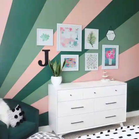 Blog - The House of Smiths 3 Color Accent Wall, Sunburst Painted Wall, Kids Wall Paint Ideas, Diy Wall Designs Paint Ideas, Teen Bedroom Paint Ideas, Teen Room Paint Colors, Wall Design Color, Bedroom Wall Designs Paint Ideas, Kids Bedroom Paint Ideas