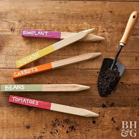 Step up your plant marker game. Plant Markers Diy, Diy Plant Markers, Garden Markers Diy, Garden Plant Markers, Garden Labels, Potager Garden, Plant Labels, Veg Garden, Garden Markers