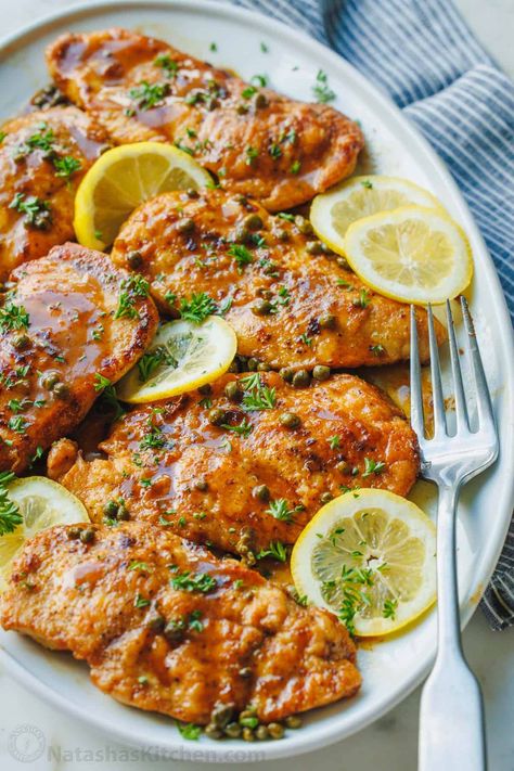 Chicken Piccata is an easy and delicious one-pan chicken dinner with a light lemon and caper sauce that makes you feel like you’re eating in a restaurant. Piccata Sauce, Piccata Recipe, Chicken Piccata Recipe, Caper Sauce, Main Course Dishes, Chicken Piccata, Pan Chicken, Juicy Chicken, Recipe Video