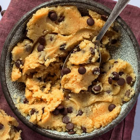 Protein Cookie Dough Recipe, Cookie Dough Vegan, Vegan Brioche, Chickpea Cookie Dough, Gluten Free Cookie Dough, Chickpea Cookies, Edible Cookie Dough Recipe, Protein Cookie Dough, Cookie Dough Dip