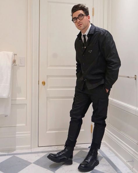 Prada Outfit Men, Prada Boots Outfit, Combat Boots Outfit Men, Prada Outfits, Zapatillas Nike Basketball, Dan Levy, Combat Boot Outfit, Prada Shirt, Boots Outfit Men