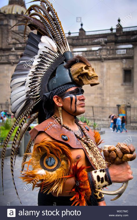 Aztec Dancer Costumes, Aztec Dancer, Aztec Headdress, Aztec Costume, Aztec Mask, Aztec Artwork, Native American Dance, Mexican Culture Art, Anatomy Sculpture