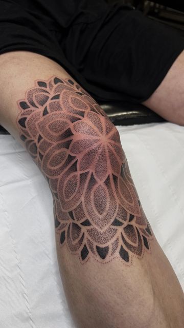 Liam Couper on Instagram: "Knee mandala for my client! The start of a leg sleeve! 🤍 Studio: @aeternustattoocompany Supplies used: @butterluxeuk @valknutrotary @criticaltattoosupply @spirittattooproduct @ghostcartridges @starrtattoosupplies @pepax.official Drawn with: @geometricatattooapp #dotwork #mandalatattoo #blackwork #blackworktattoo #tattoo" Dotwork Knee Tattoo, Tattoo Genou, Knee Mandala Tattoos, Mandala Knee Tattoo, Knee Mandala, Mandala Tattoo Leg, Tattoos 2024, Knee Tattoo, Leg Sleeve