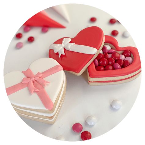 Valentine’s Cookie Box | Creative Cake Design Valentine Cookies Decorated, Valentine Cookie, Valentine Sugar Cookies, Valentines Baking, San Valentine, Pineapple Desserts, Box Creative, Edible Cookies, Cookie Kit