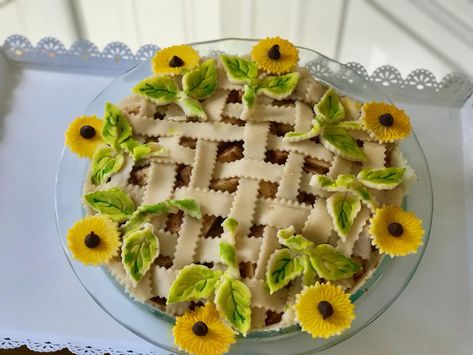 Sunflower Pie, Apple Pie Cups, Craft Pumpkins, Easy Apple Pie, Pie Dough, Apple Pie Recipes, Pies & Tarts, Easiest Apples, Apple Picking