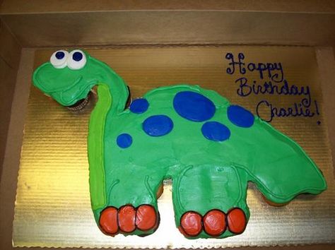 Neutral Cakes, Dinosaur Cupcake Cake, Dinosaur Cake Ideas, Dinosaur Kids Party, 1st Birthday Dinosaur, Cupcake Pull Apart, Dinner Ideas Crockpot, Pull Apart Cakes, Dinosaur Cupcake