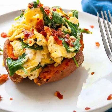 5-Minute Breakfast Stuffed Sweet Potato - Nutrition to Fit | Lindsey Janeiro - No Fuss, Healthy Recipes! Potato Meal Prep, Stuffed Baked Potato, Sweet Potato Nutrition, Stuffed Sweet Potato, Gluten Free Sweet Potato, Stuffed Baked Potatoes, Potato Breakfast, Healthy Spine, Soy Free Recipes