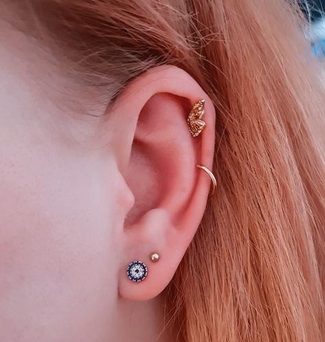 #piercing #earrings #helix #butterfly Eat Piercings, Butterfly Earring, Piercing Earrings, Helix Piercing, Gold Butterfly, Butterfly Earrings, Helix, Ear Cuff, Piercings