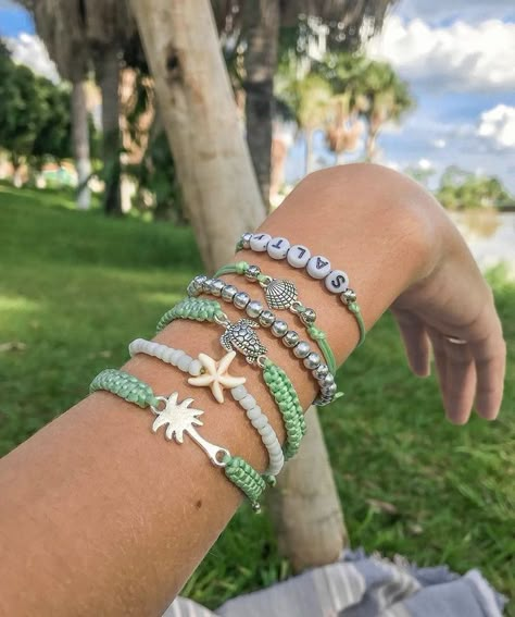 Summer Jewelry Diy, Bracelet Combos, Waves Jewelry, Ideas Pulseras, Wave Jewelry, Surf Jewelry, Preppy Bracelets, Beachy Jewelry, Nike Slides