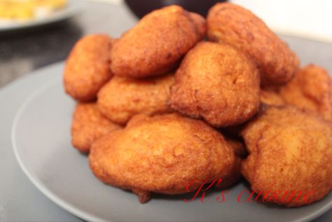 image Akara Recipe, Nigerian Homes, Bean Balls, Fried Beans, Bean Cake, Onion Vegetable, Bean Cakes, Jollof Rice, Plantains Fried