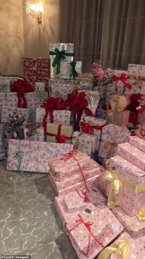 Mountains of presents: Later on Friday evening, the Bronx, New York native took back to her Instagram page and gave her 146 million fans and followers a glimpse at the plethora of gift piled up in her living room Luxury Birthday Gifts, Christmas Dreaming, Luxury Birthday, Christmas Themes Decorations, Cat Mom Gifts, Christmas Feeling, Christmas Room, Christmas Mood, Christmas Aesthetic