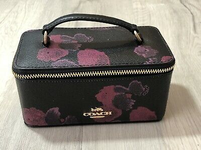 Coach Jewelry, Multipurpose Bag, Vanity Case, Tickled Pink, Medium Tote, Print Ad, Chic Handbags, Coach Leather, Canvas Leather