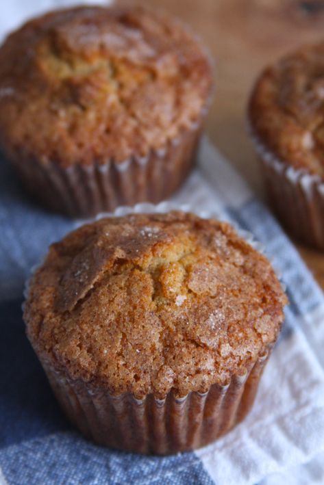 Spiced Applesauce Muffins Ukrainian Bread, Recipes Muffins, Spiced Applesauce, Date Muffins, Glutenfri Baking, Apple Treats, Applesauce Muffins, Random Recipes, Breakfast Goodies