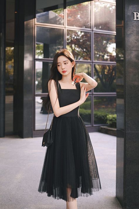 Ulzzang Girl Dress, Outfit Korean Style Dress, Western Long Dresses, Black And White Short Dresses, Korean Style Dress, Fashion Kpop, Beautiful Black Dresses, Korean Fashion Dress, White Dress Party