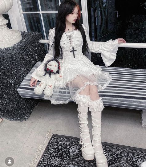 White Goth Dress, White Goth Outfit, Ghost Aesthetic, Ghost Dresses, Bubble Goth, White Goth, Angel Outfit, Pastel Goth Fashion, Goth Dress