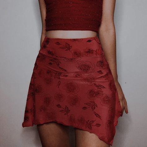 Red Skirt Aesthetic, Blossom Costumes, Red Grunge, Disney Au, Skirt Aesthetic, Rose Skirt, What To Wear Today, Style Muse, Red Skirt