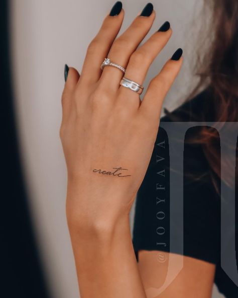 Delicate Tattoo Writing, Writing Tattoo On Hand, Classy Finger Tattoos, Mumma Tattoo, Name Tattoos On Hand, Names Tattoo Ideas For Women, Grounded Tattoo, Hand Name Tattoos, Name Tattoos For Women