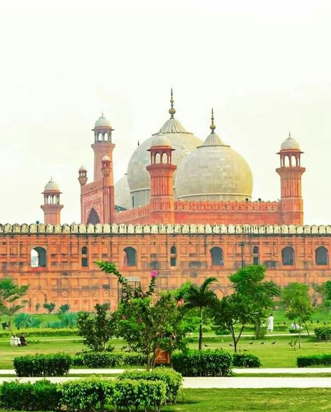 #masjid#lahore#view#scene Nature Pakistan, Badshahi Masjid, Pakistan Pictures, Jummah Mubarak, Photo Editor Free, Lahore Pakistan, Photoshop Tutorial, Kindergarten Activities, Your Photo