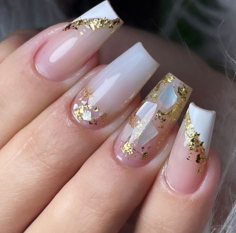 Coffin White And Gold Nails, White With Gold Nails, White And Gold Nails Short, White Nails With Gold Flakes, White And Gold Nail Designs, White Nails With Gold, Engagement Nails, Curved Nails, Classy Nail Designs