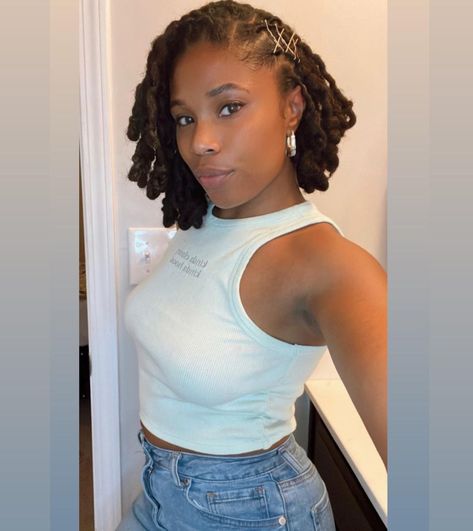 KiKi on Instagram: “A lil bob action 🙃 . . . . #locknots #locknotbob #retwist #loclady #locsofinstagram #locd #locqueen #locs #locjourney #twostrandtwistlocs…” Two Strand Bob Locs, Two Strand Twist Locs, Locs Bob, Loc Bob, Twist Locs, Two Strand Twist, Loc Styles, Girls Hair, Black Girls Hairstyles