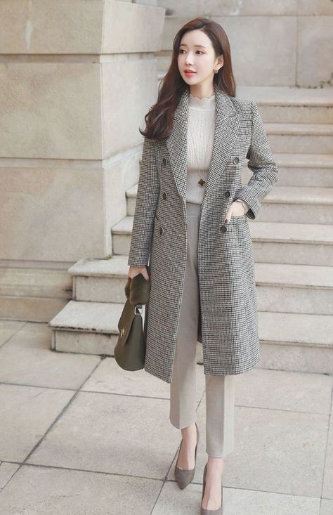 Korean Formal Outfit, Lawyer Outfits Women, Winter Outfits Korean, Korean Winter Outfits, Lawyer Outfits, Professional Wardrobe Essentials, Lawyer Outfit, Korean Fashion Women, Korean Fashion Trends