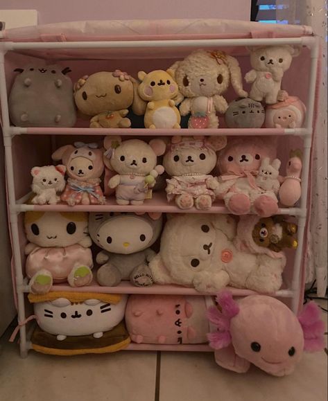 Pusheen Room, Hello Kitty Pusheen, Cutecore Room, Hello Kitty Room, Big Doll House, Kitty Room, Antlers Decor, Brat Summer, Hello Kitty Rooms