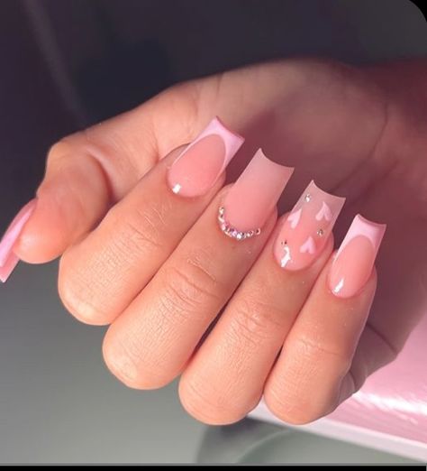 Nail Designs 2024 Winter, Simple Nails Design Square, Nail Inspo Square Pink, French Nail Designs Spring Square, Small Square Nails Design, Pink Quince Nails Short, Medium Long Nails Ideas, Highschool Nails, Short Acrylic Nails With Initials