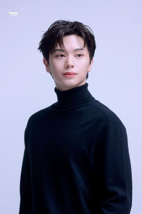 Profile Photoshoot, Profile Shoot, Sungjae Btob, 17 Kpop, Yook Sungjae, Profile Photo, Asian Men, Korean Drama, Photo Shoot