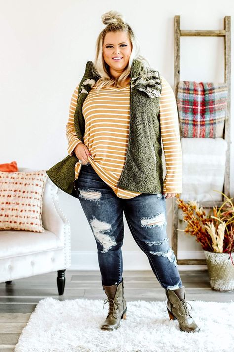 Plus Size Vest, Camo Vest, Plus Size Winter Outfits, Plus Size Fall Outfit, Plus Size Fall Fashion, Winter Outfits Cold, Plus Size Fall, Plus Size Winter, Trendy Boutique