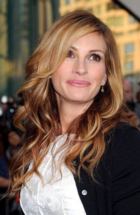 Julia Roberts Julia Roberts Ginger Hair, Pretty Woman Julia Roberts Hair, Julia Roberts My Best Friends Wedding Hair, Julia Roberts Lancome Hair, Julia Roberts Red Hair Pretty Woman, Layered Haircuts For Women, Blonde Tips, Mother Of The Bride Hair, Short Hair Updo